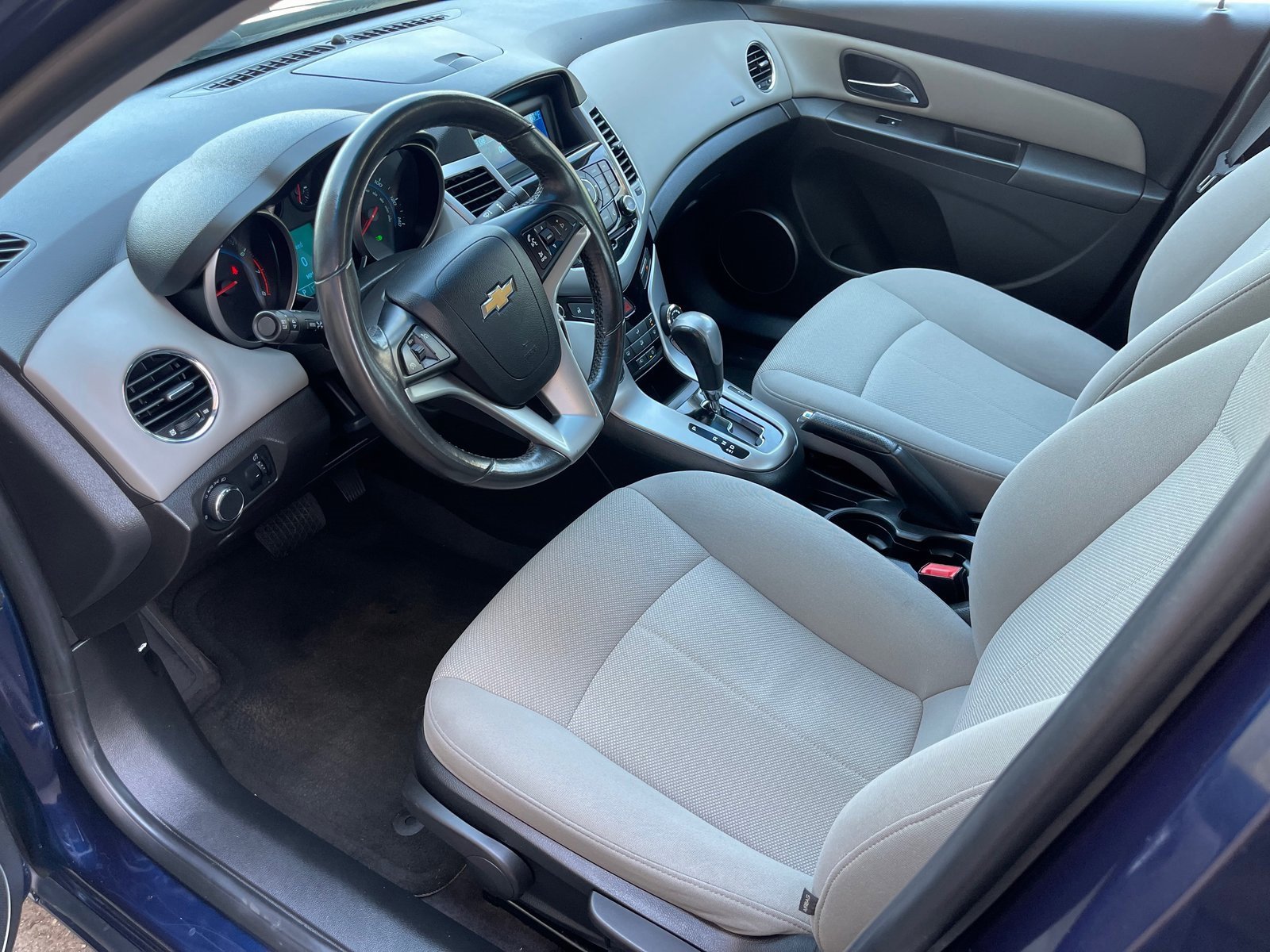 Used 2011 Chevrolet Cruze Eco image 11