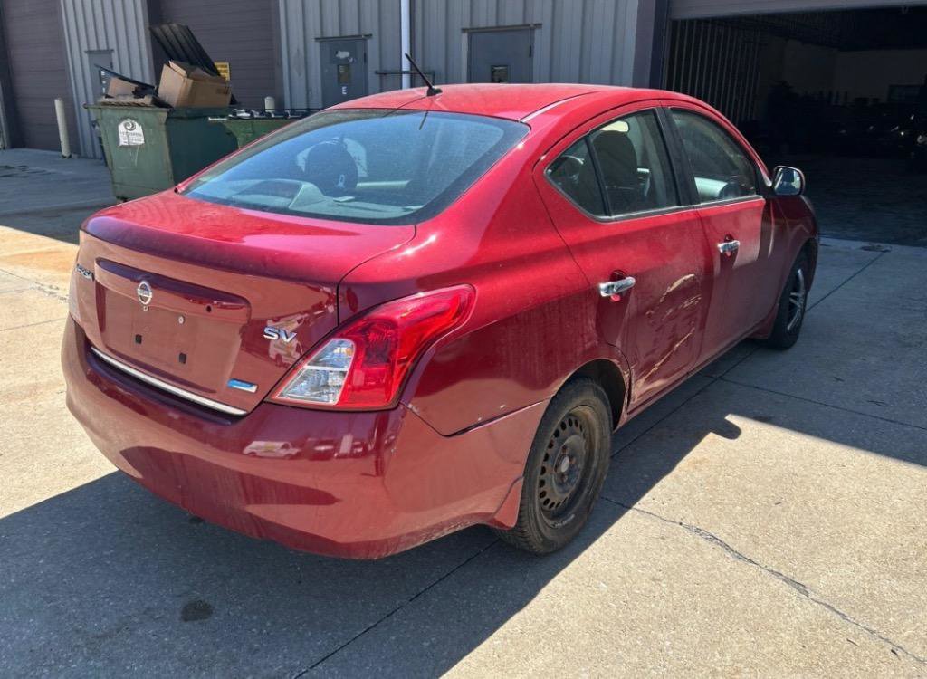 Used 2012 Nissan Versa SV w/ Convenience Pkg FWD image 5