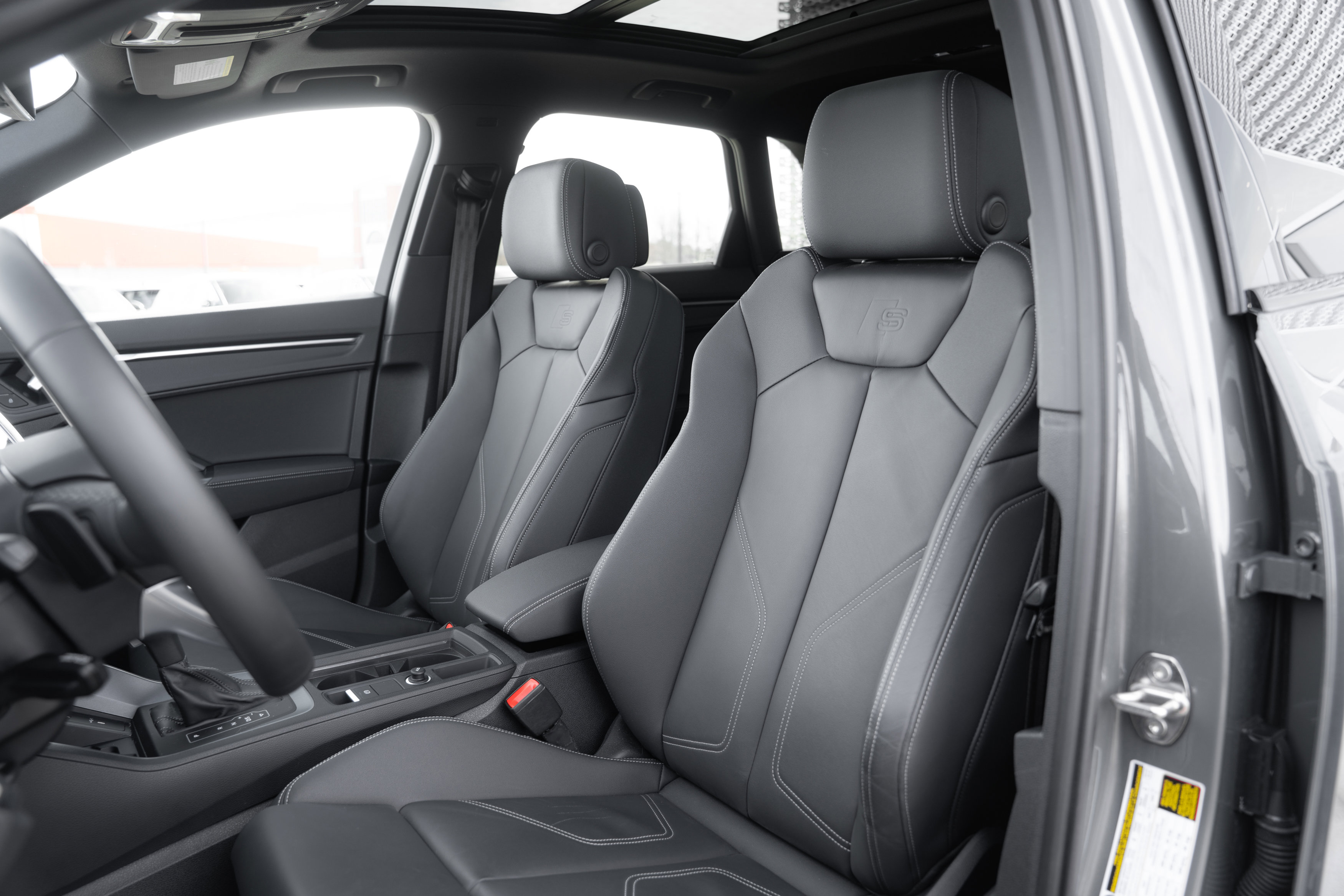 Certified 2025 Audi Q3 2.0T Premium w/ Convenience Package image 21