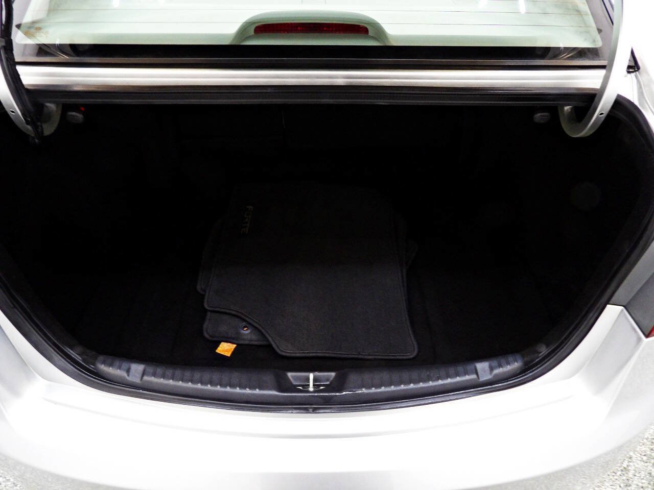 Used 2013 Kia Forte EX FWD image 13