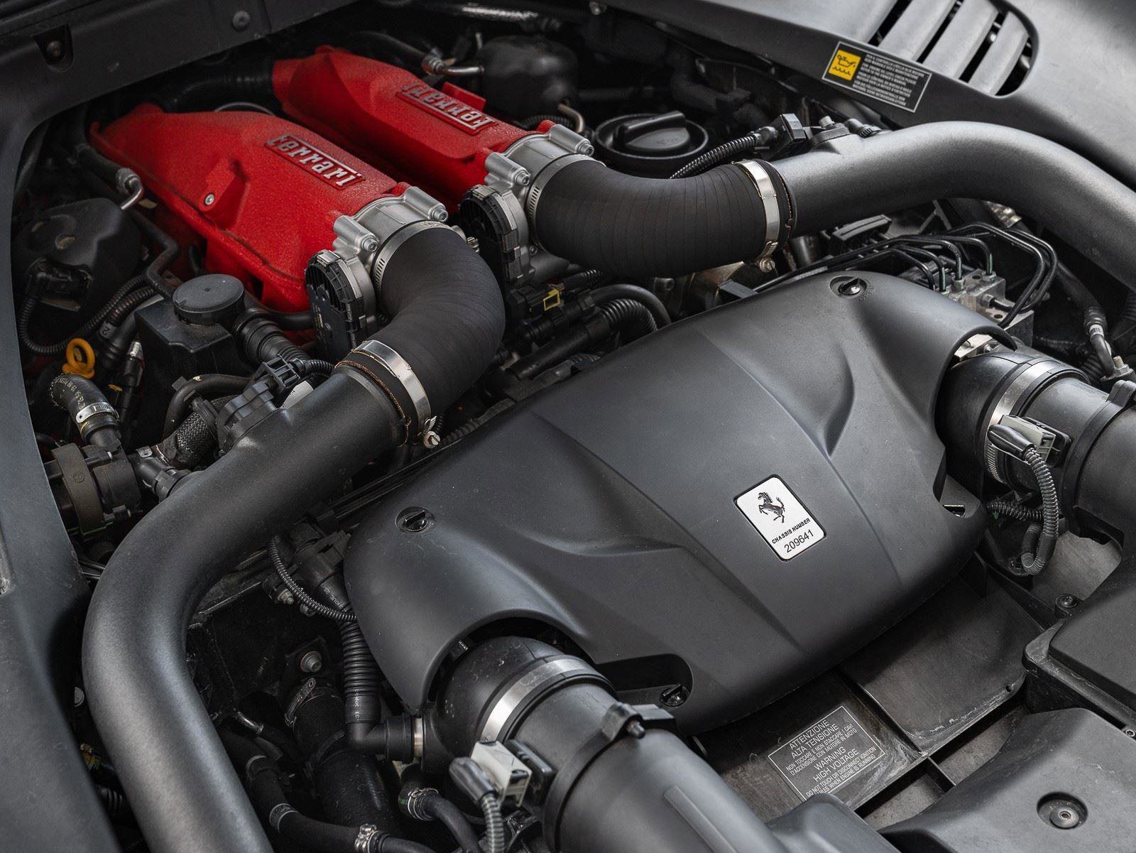 Used 2015 Ferrari California T RWD image 15