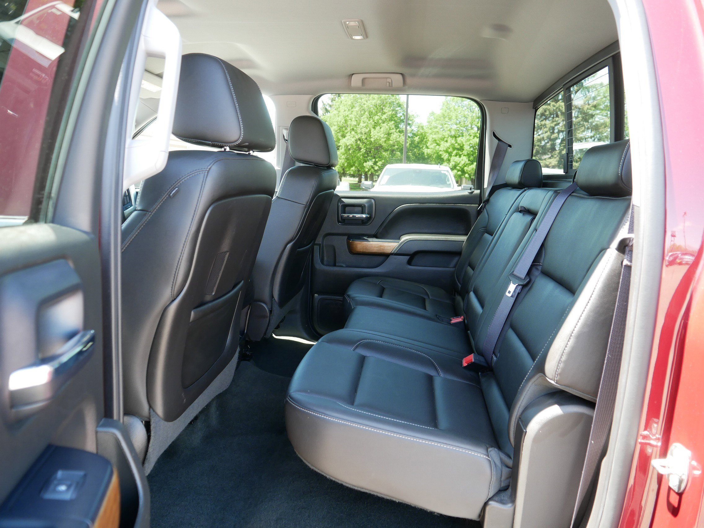 Used 2015 Chevrolet Silverado 1500 LTZ w/ LTZ Plus Package AWD/4WD image 35