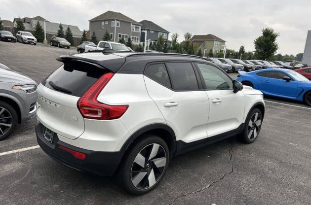 Used 2023 Volvo XC40 Recharge Ultimate w/ Protection Package Premier AWD/4WD image 4