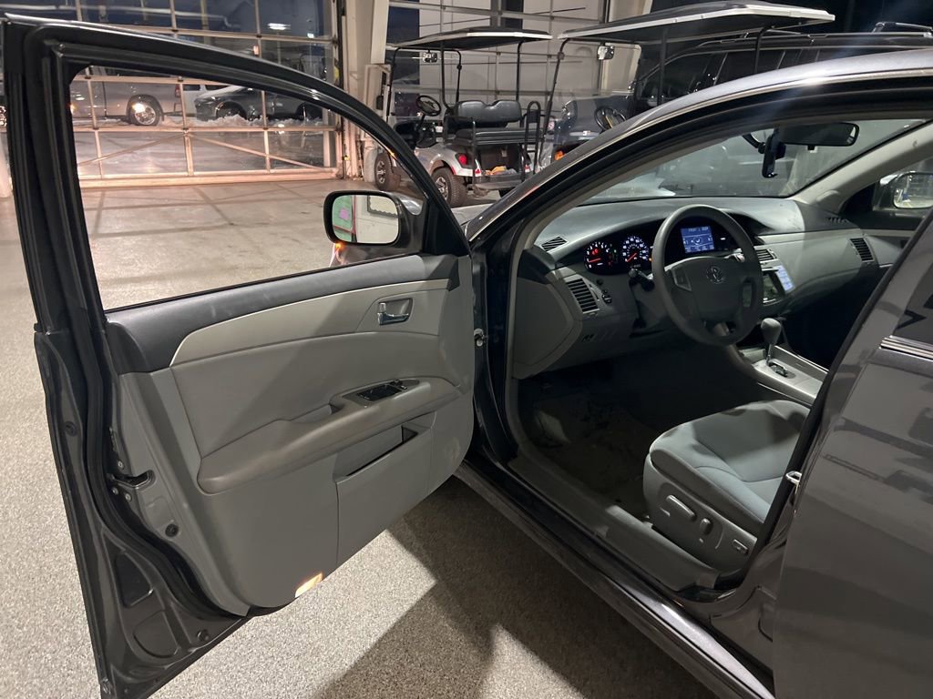 Used 2010 Toyota Avalon XL FWD image 5