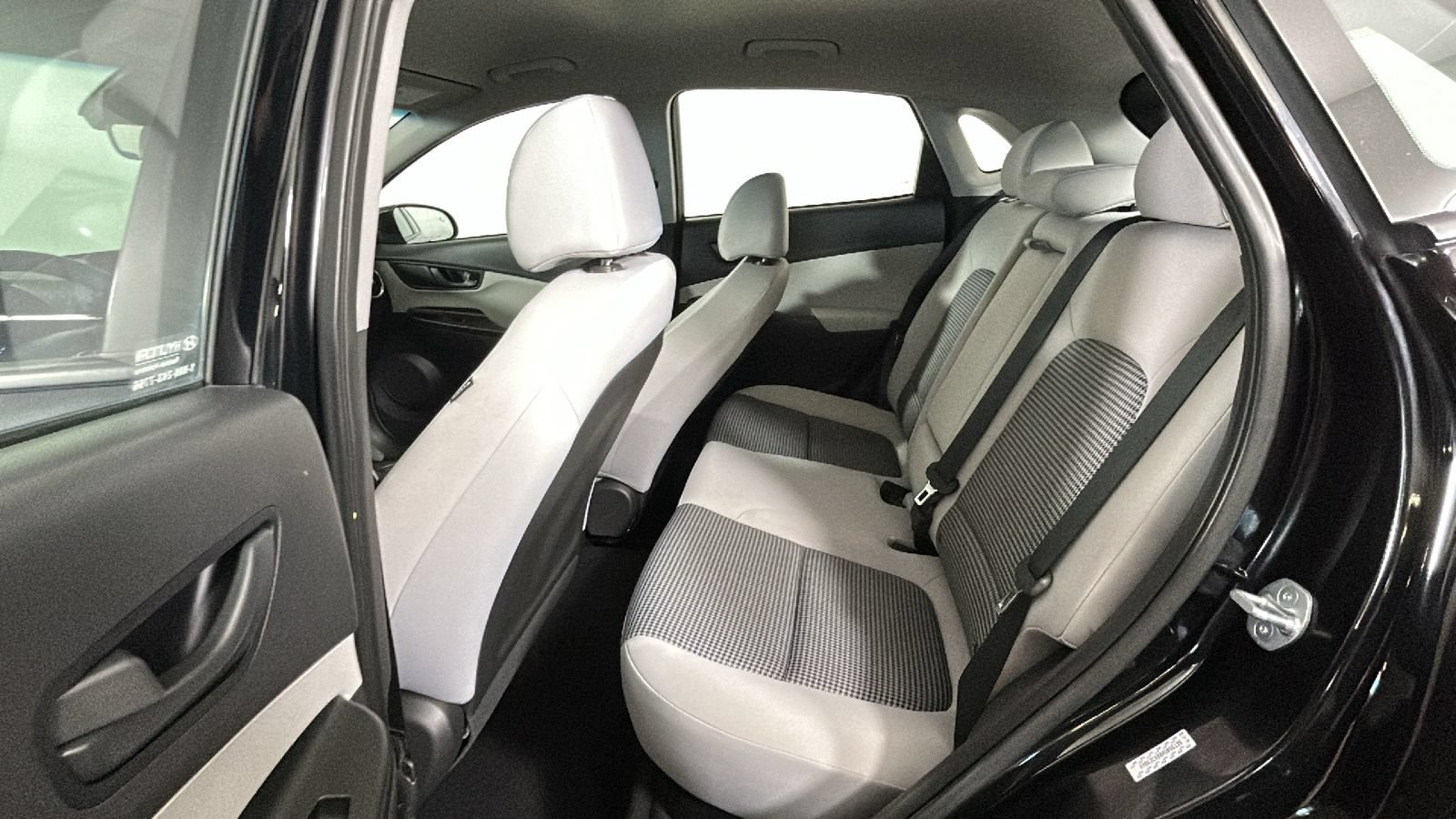 Certified 2023 Hyundai Kona SE AWD/4WD image 30