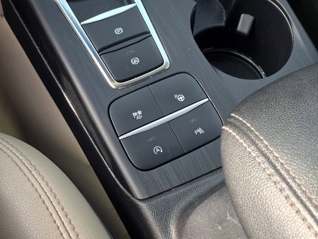 Used 2021 Ford Escape Titanium image 39