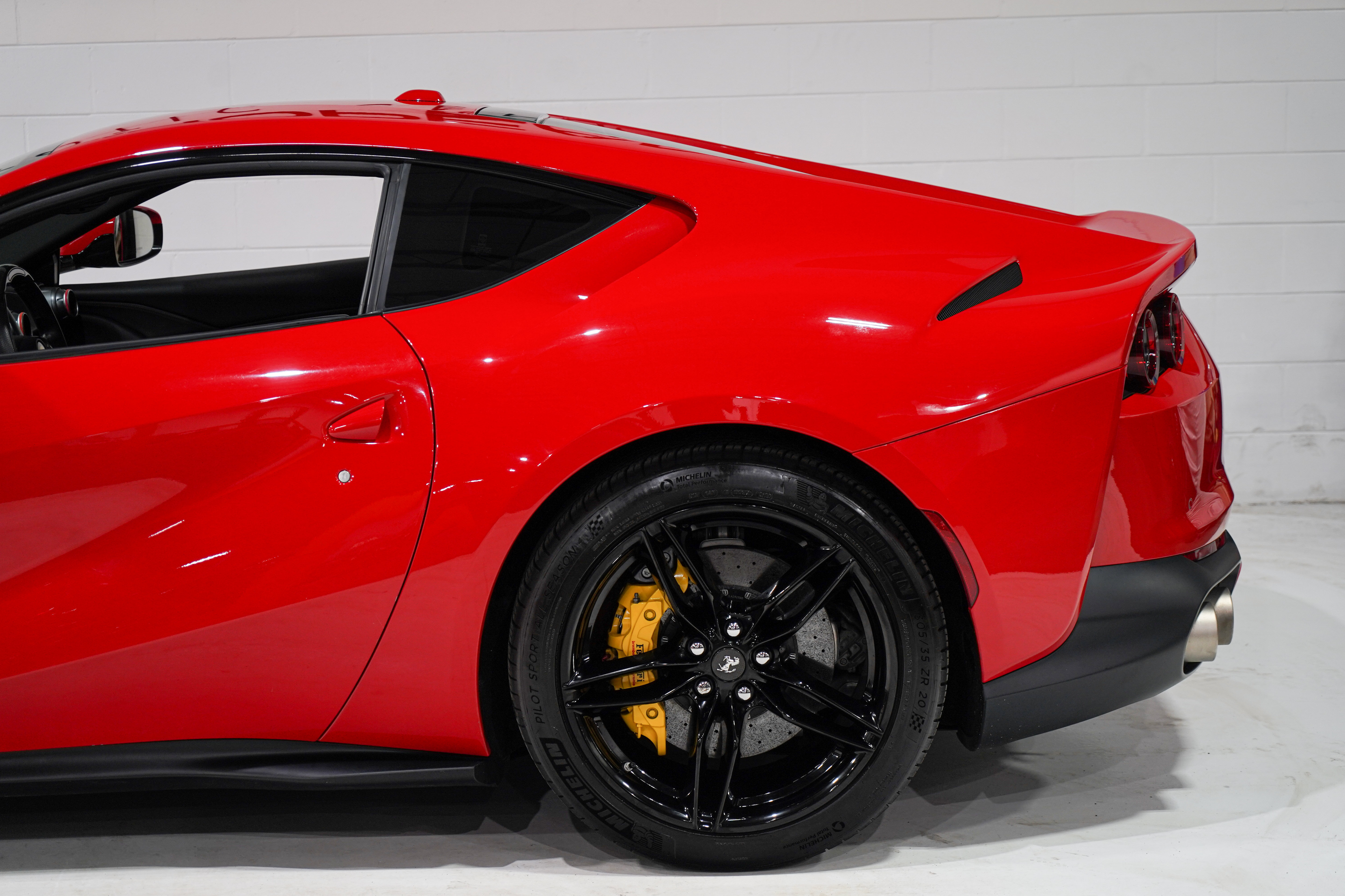 Used 2019 Ferrari 812 Superfast RWD image 37