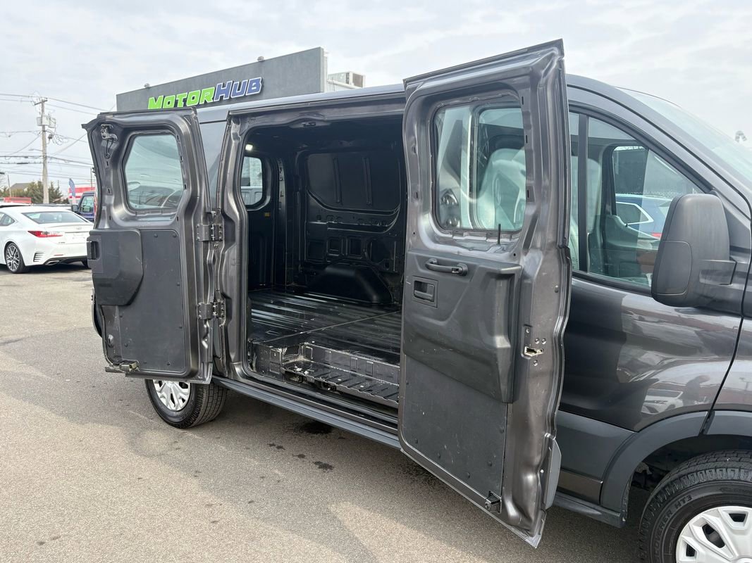 Used 2017 Ford Transit 250 130 Low Roof RWD image 17