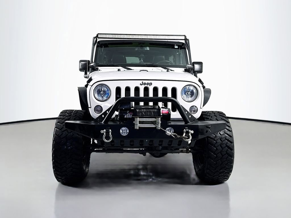 Used 2016 Jeep Wrangler Unlimited Rubicon w/ Connectivity Group AWD/4WD image 2