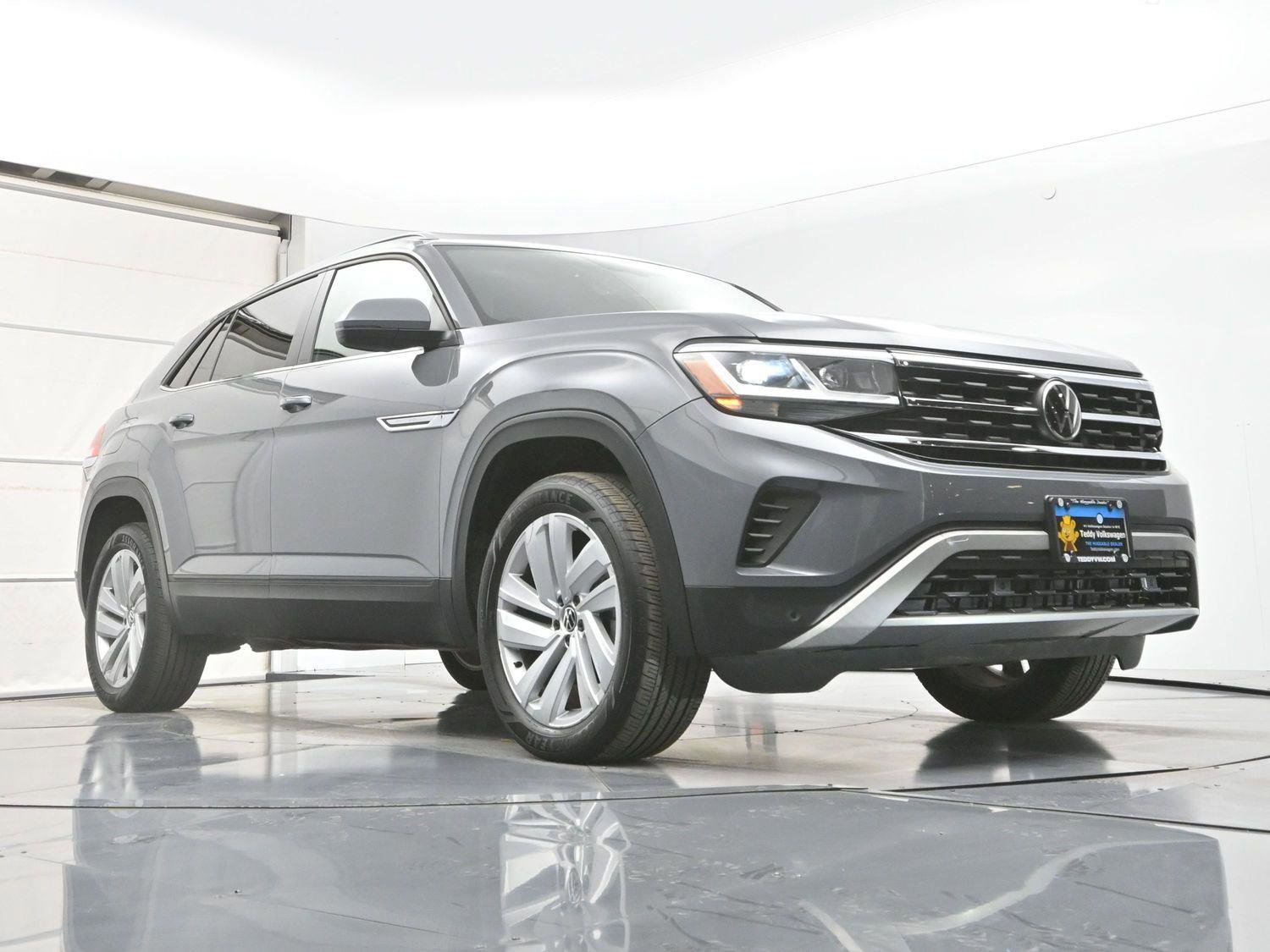 Certified 2022 Volkswagen Atlas Cross Sport SE image 32