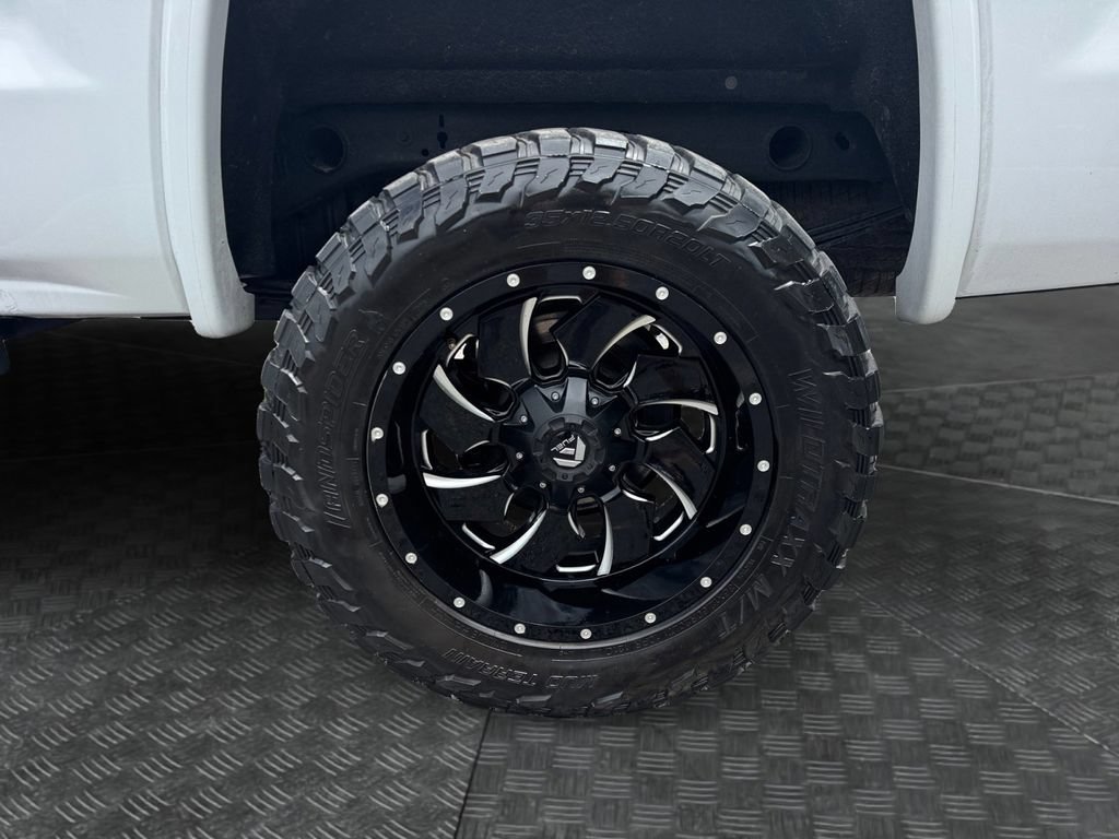 Used 2018 GMC Sierra 1500 SLE w/ Suspension Package, Off-Road AWD/4WD image 17