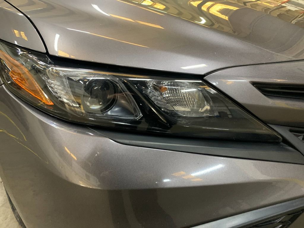 Used 2023 Toyota Camry SE w/ Blackout Package (TMS) image 32