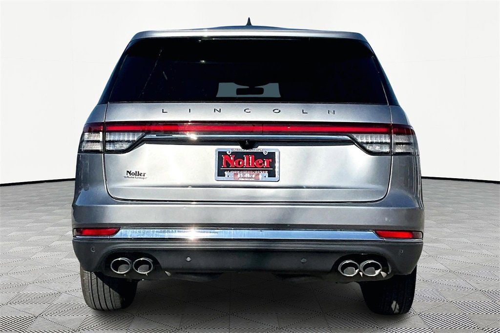 Used 2023 Lincoln Aviator Reserve image 4