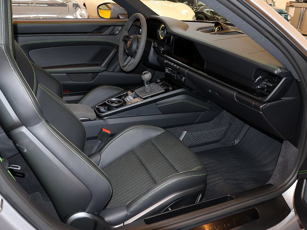 Used 2023 Porsche 911 Carrera T RWD image 65