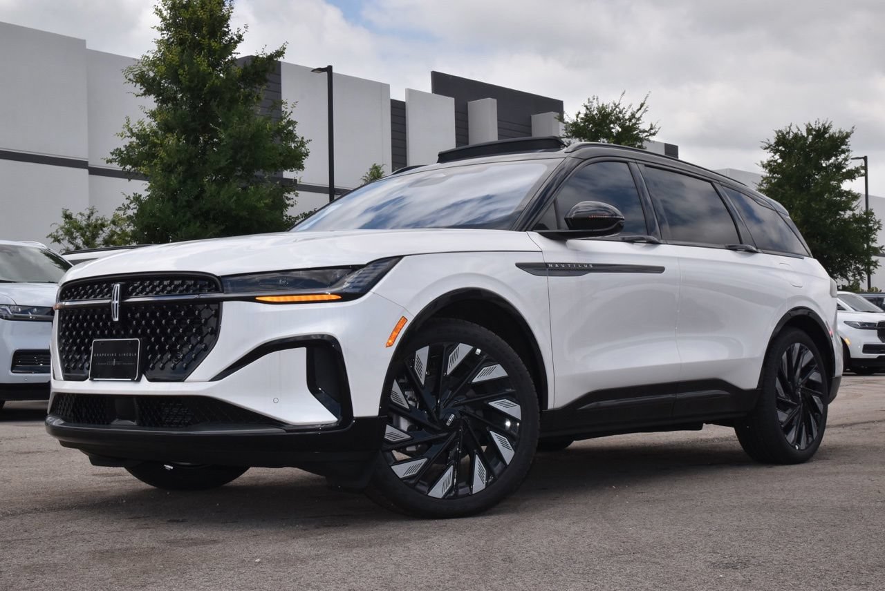 New 2026 Lincoln Nautilus Reserve w/ Jet Appearance Package AWD/4WD image 8