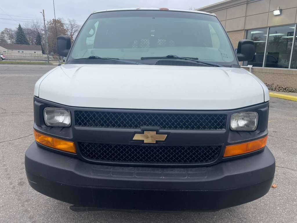 Used 2009 Chevrolet Express 1500 w/ Power Package image 2