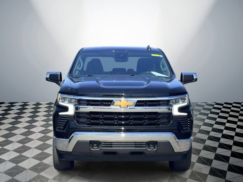Used 2024 Chevrolet Silverado 1500 LT AWD/4WD image 2
