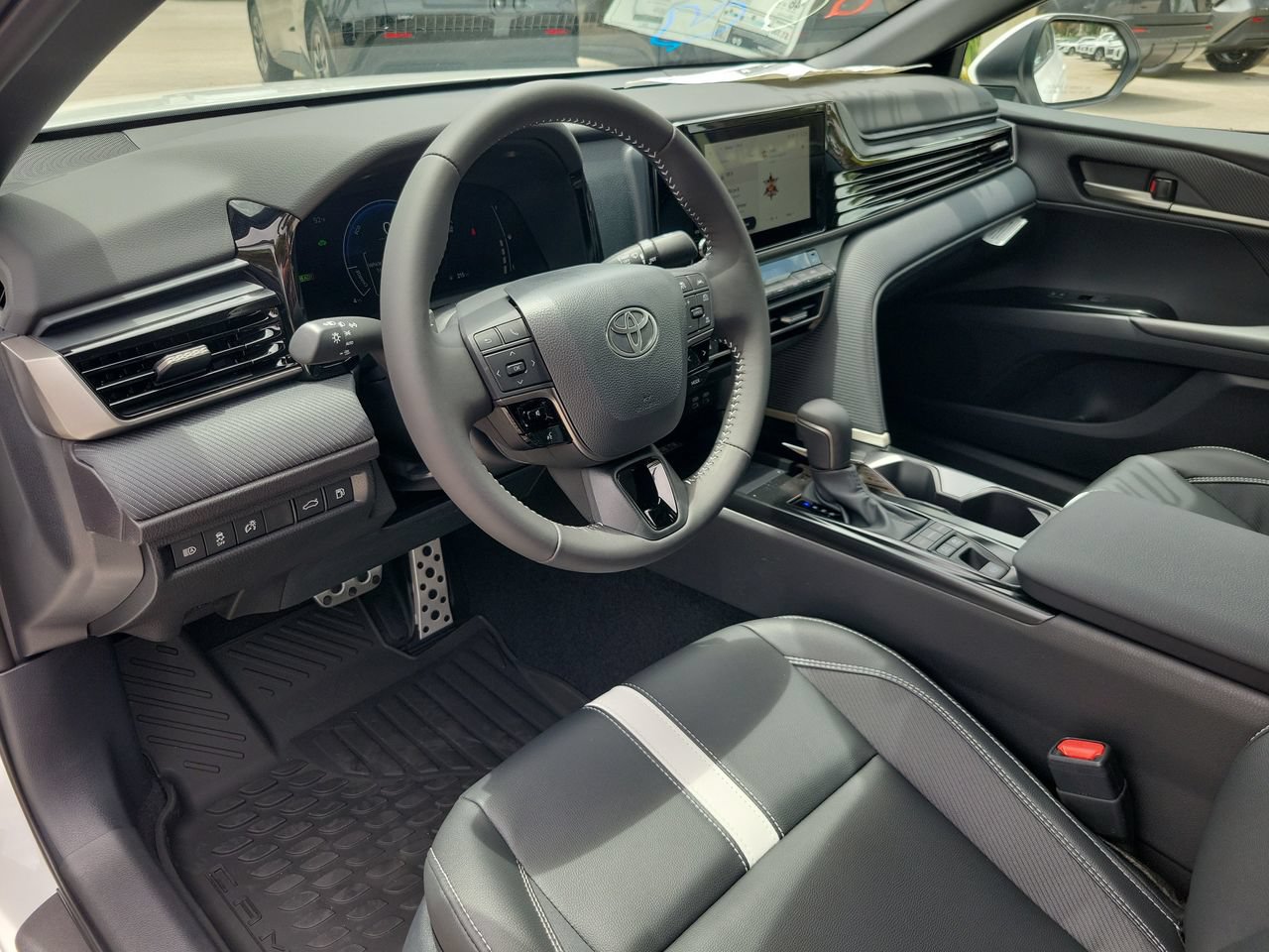 Used 2026 Toyota Camry SE FWD image 16