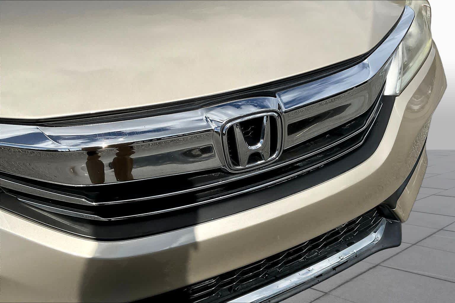 Used 2017 Honda Accord EX-L image 30