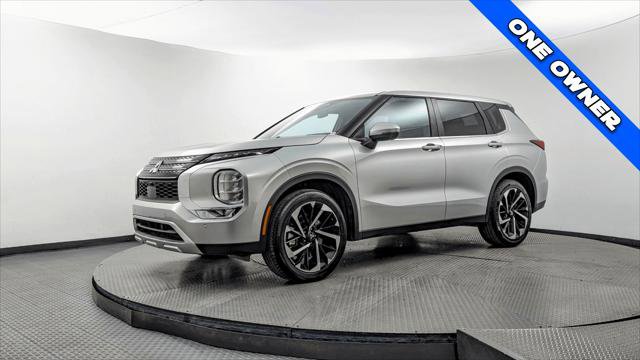 Used 2024 Mitsubishi Outlander SE image 2