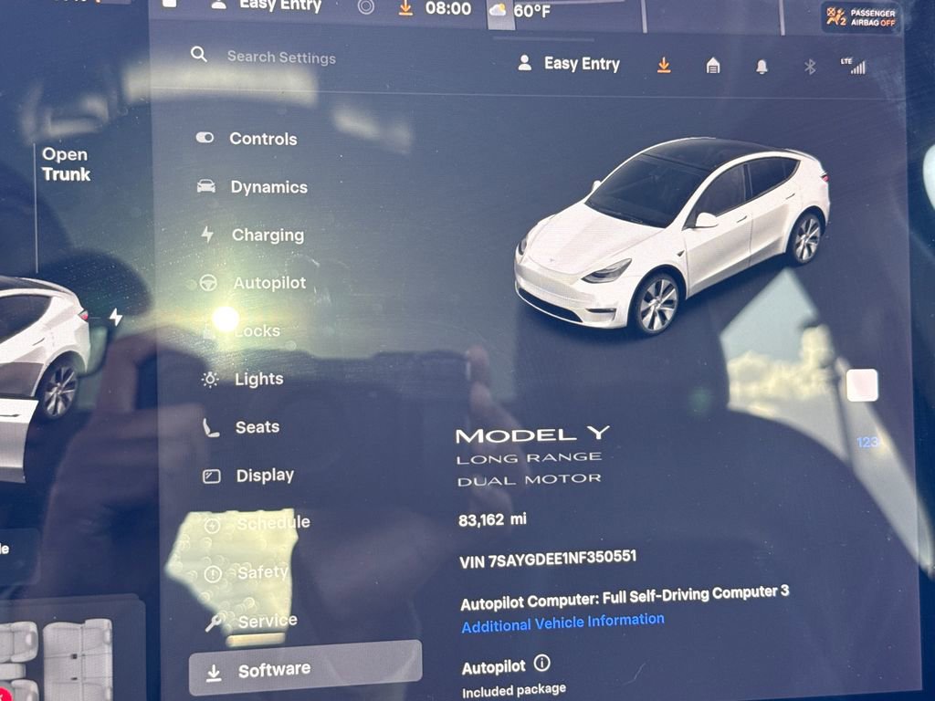 Used 2022 Tesla Model Y Long Range AWD/4WD image 32