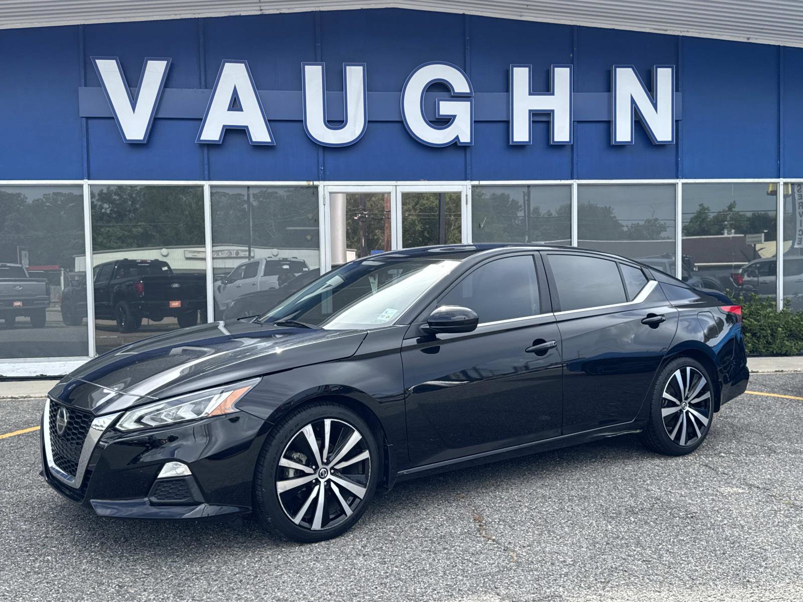 Used 2021 Nissan Altima 2.5 SR image 1