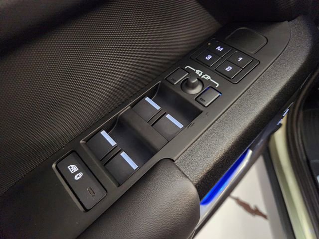 Used 2025 Land Rover Defender 110 X image 22