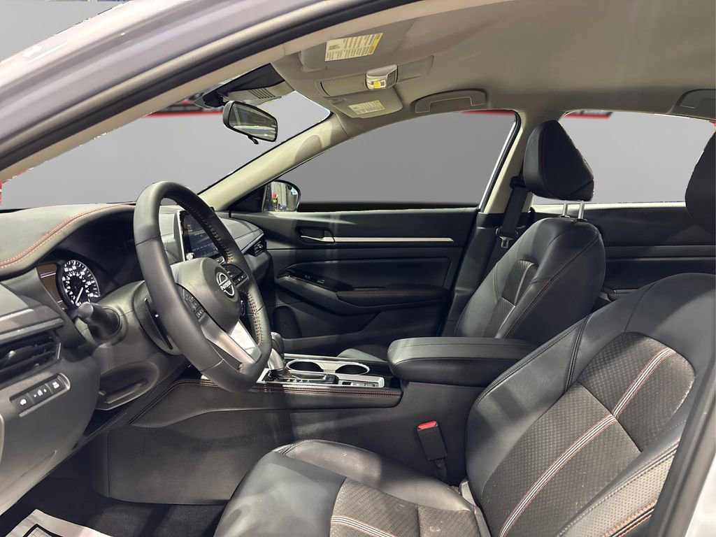 Used 2025 Nissan Altima 2.5 SR image 9