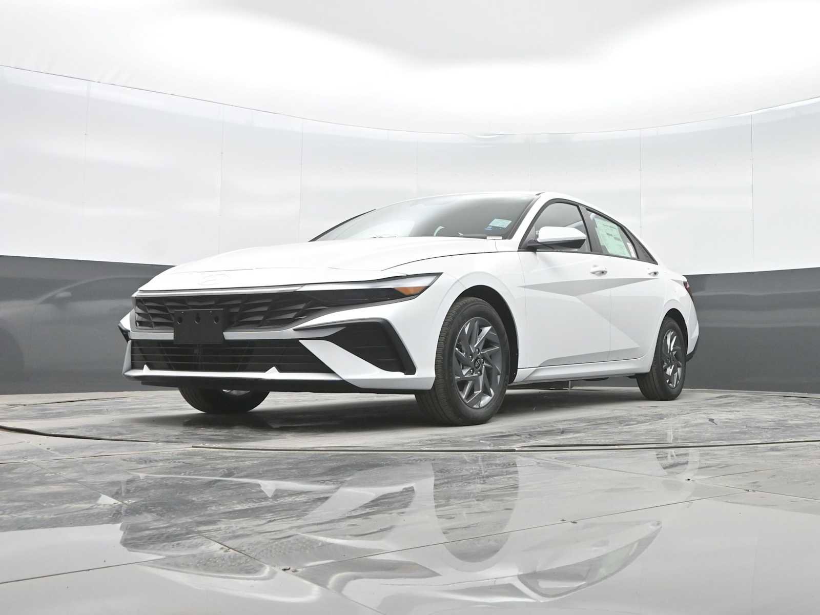 New 2026 Hyundai Elantra Blue image 25