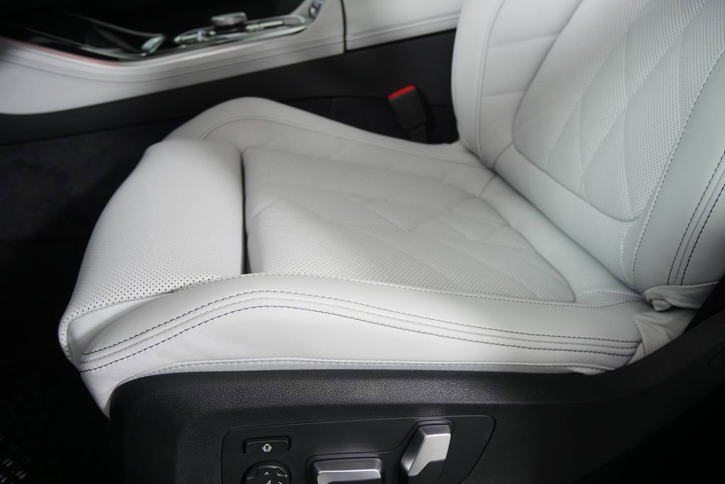 Used 2026 BMW X5 xDrive40i w/ M Sport Package image 10