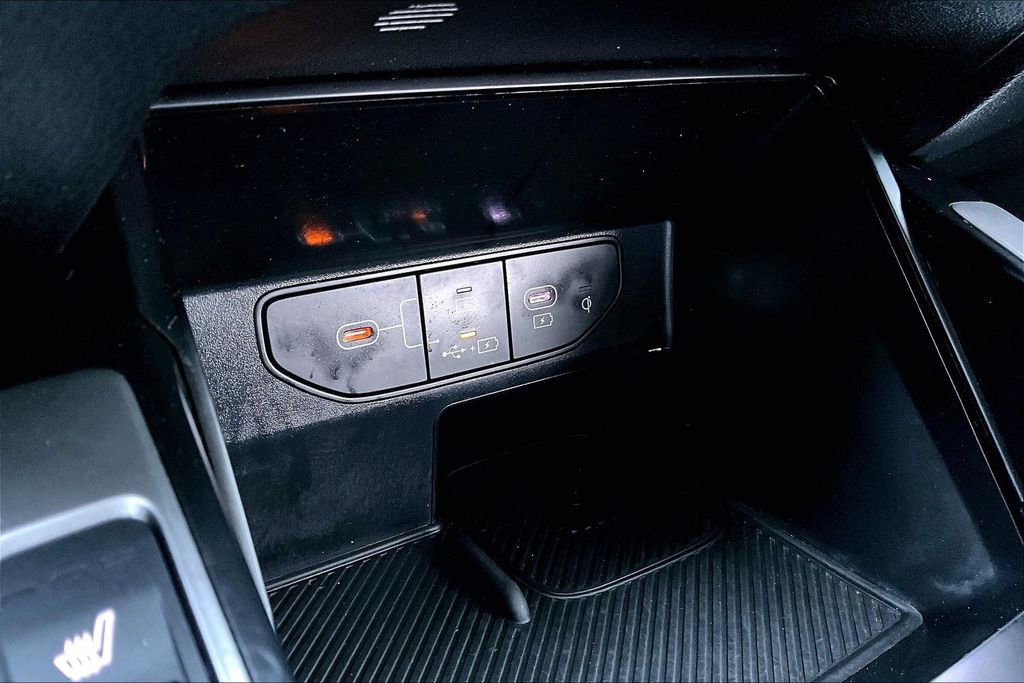 Used 2024 Kia Sorento S image 33