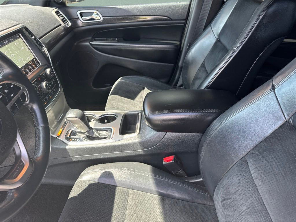 Used 2018 Jeep Grand Cherokee Laredo RWD image 18