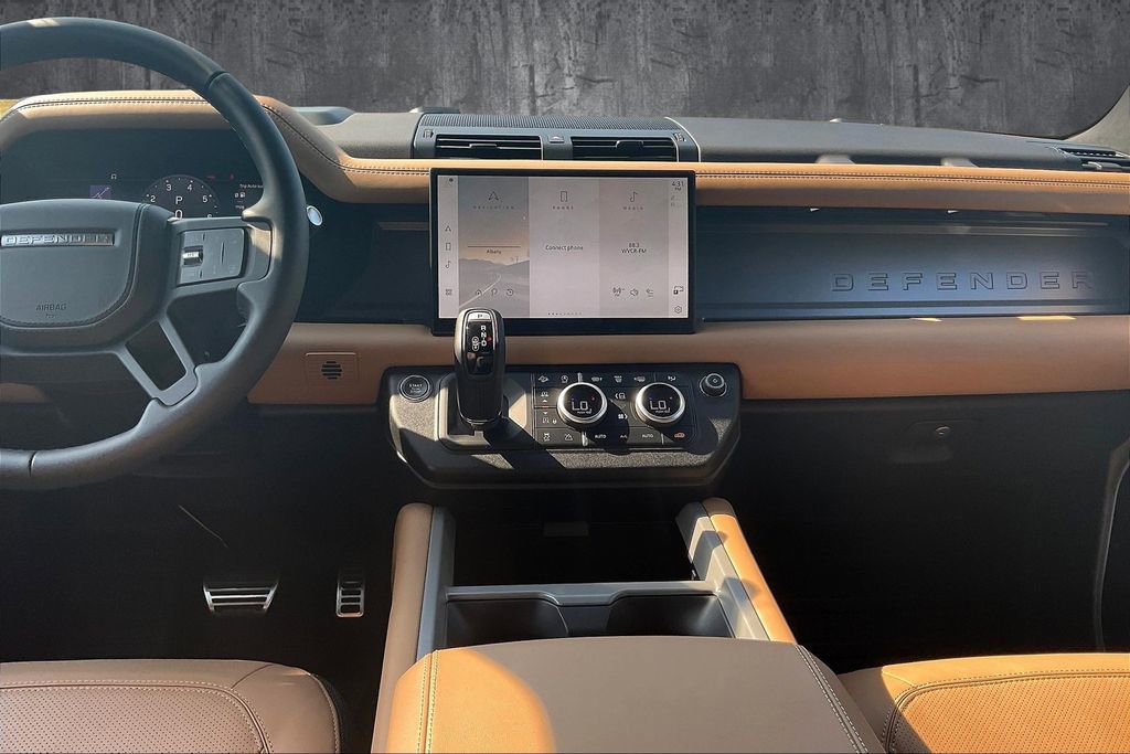 Used 2025 Land Rover Defender 110 V8 image 9