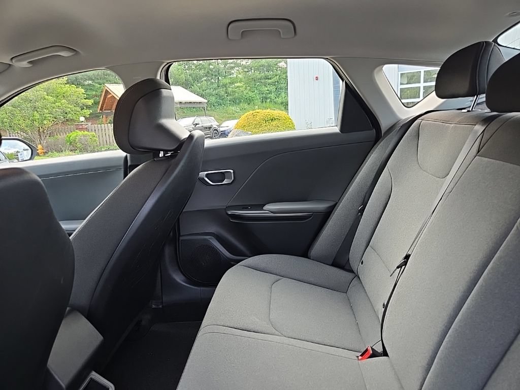 Certified 2025 Kia K4 FWD image 30