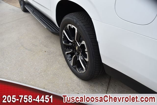 Used 2022 Chevrolet Suburban LS w/ Driver Alert Package RWD image 15