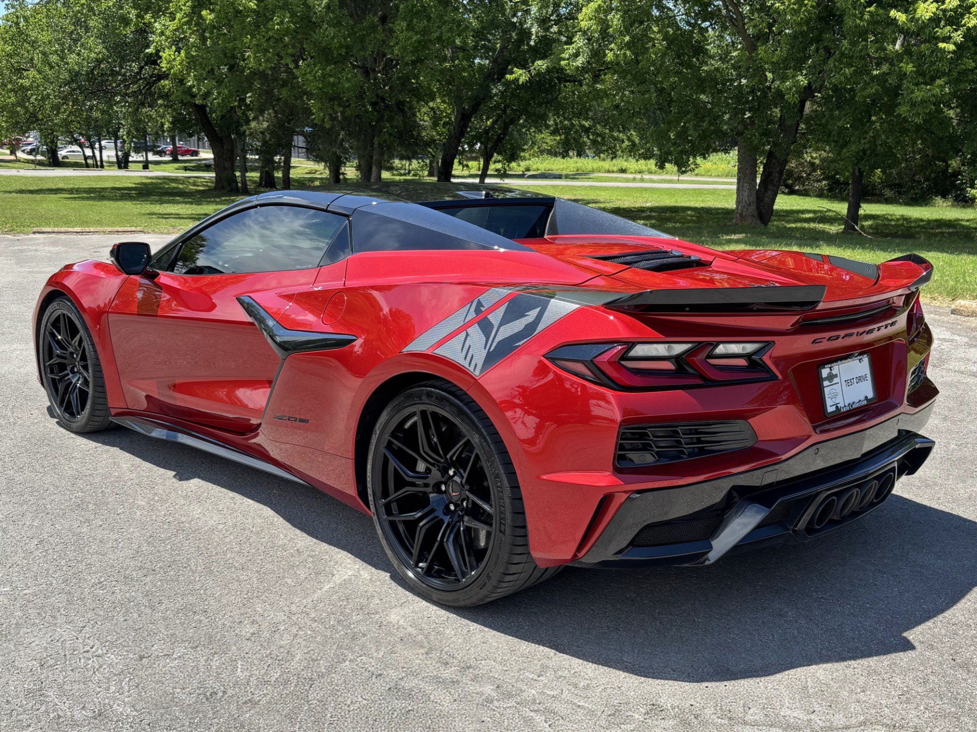 Used 2024 Chevrolet Corvette Z06 RWD image 16