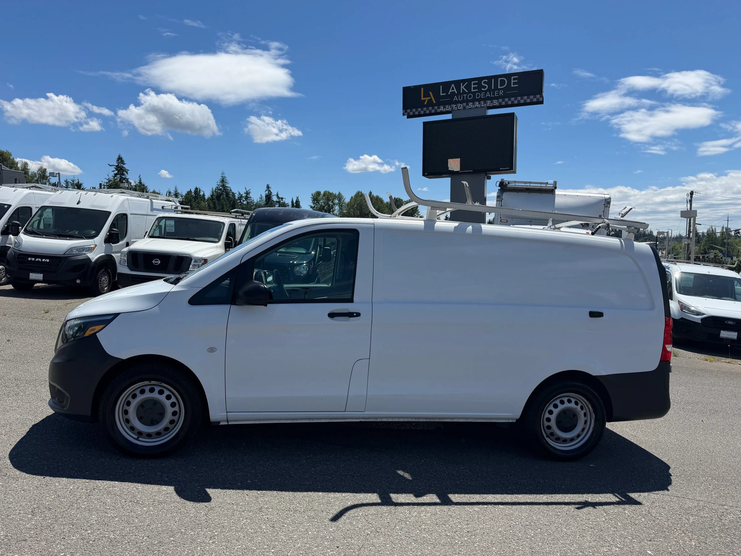 Used 2017 Mercedes-Benz Metris w/ Safety Package image 4