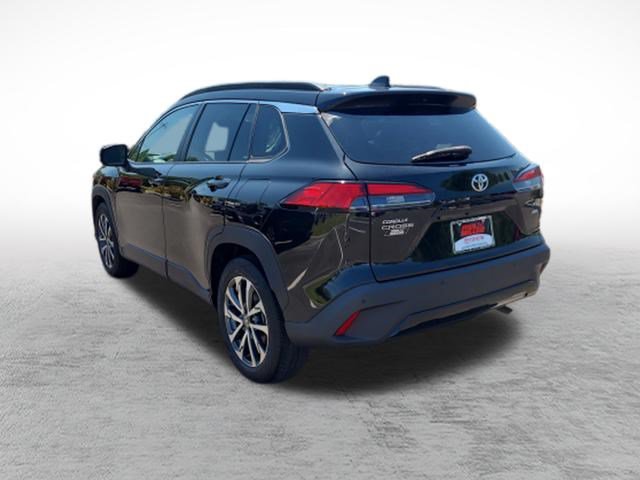 Used 2023 Toyota Corolla Cross XLE w/ Convenience Package AWD/4WD image 5