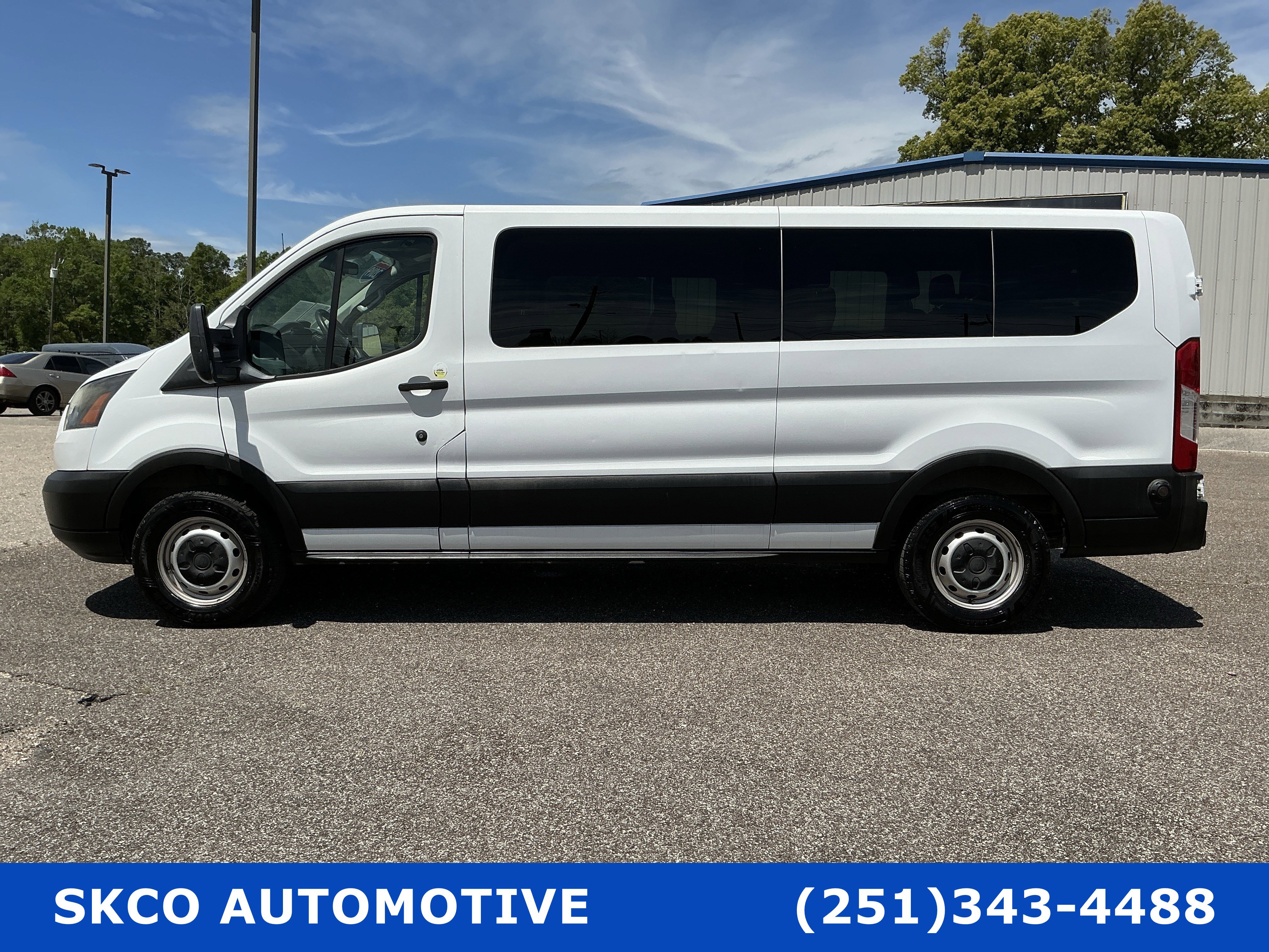 Used 2019 Ford Transit 350 XL image 2
