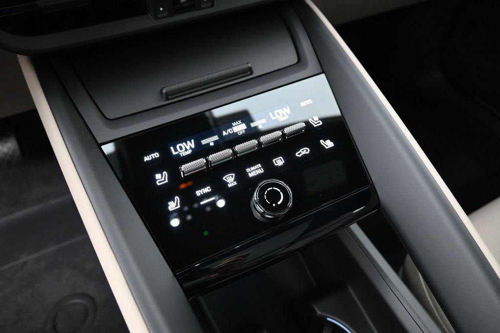 Used 2026 Porsche Macan Electric RWD image 19