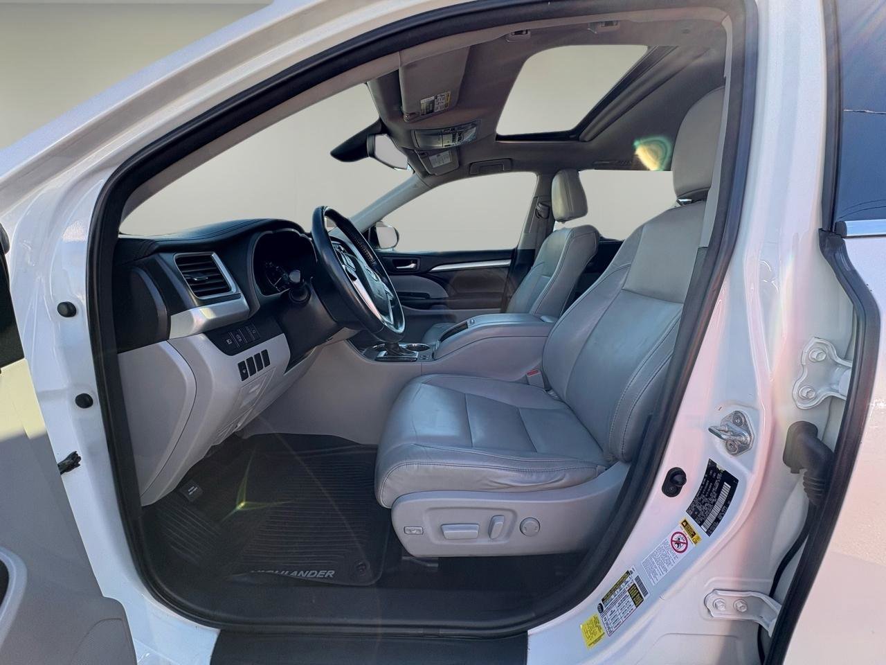 Used 2018 Toyota Highlander XLE image 13