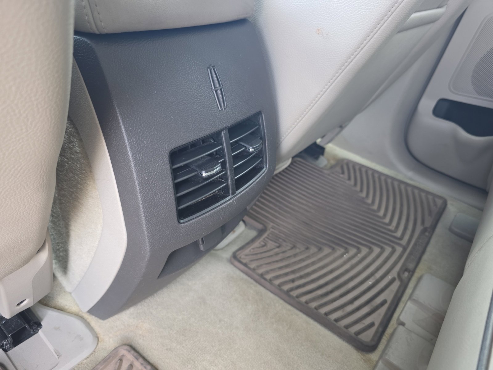 Used 2013 Lincoln MKX AWD image 32