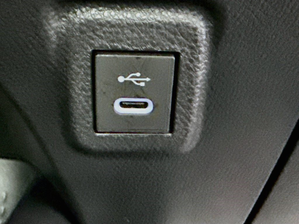 Used 2025 Toyota Corolla LE FWD image 40