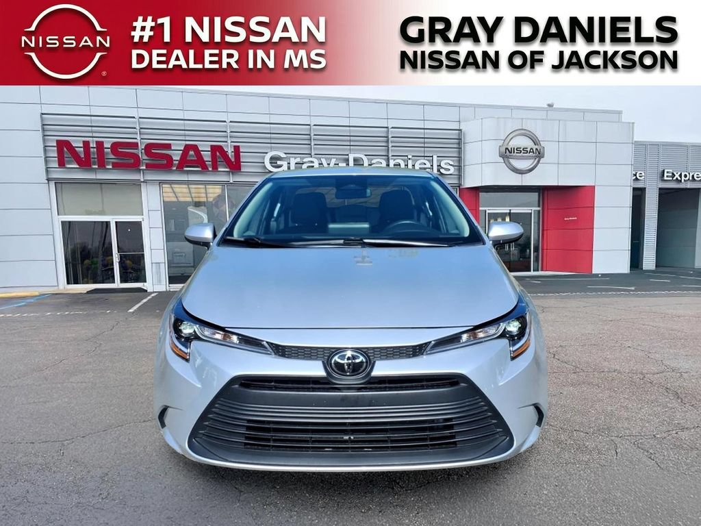 Used 2025 Toyota Corolla LE FWD video 2