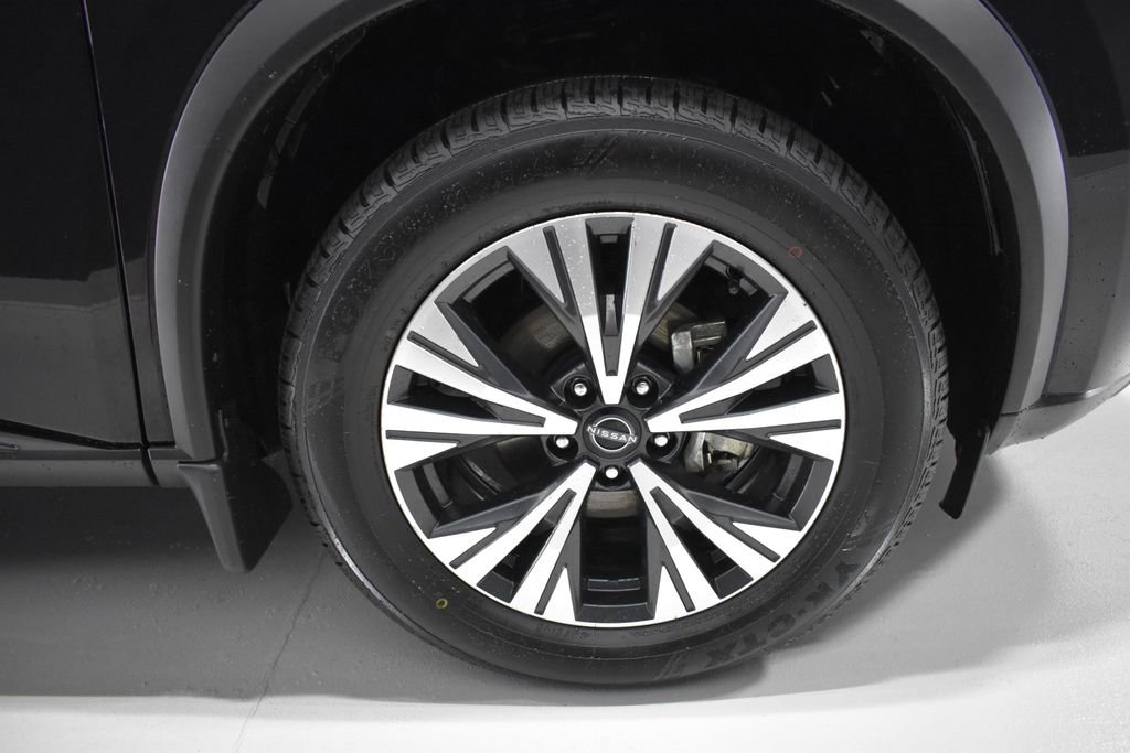 Certified 2023 Nissan Rogue SV image 10