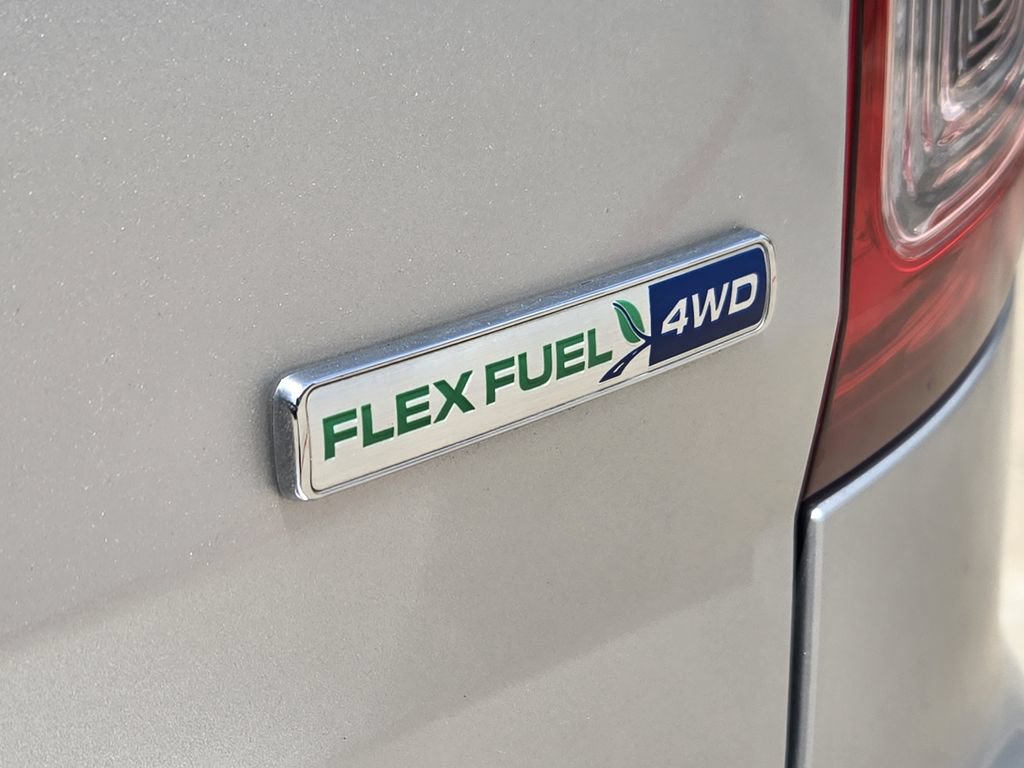 Used 2015 Ford Explorer XLT w/ Equipment Group 201B AWD/4WD image 16