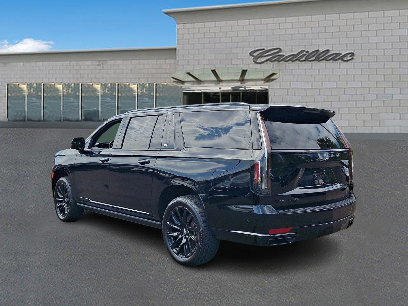 Certified 2023 Cadillac Escalade ESV Sport Platinum w/ LPO, ONYX Package AWD/4WD image 6
