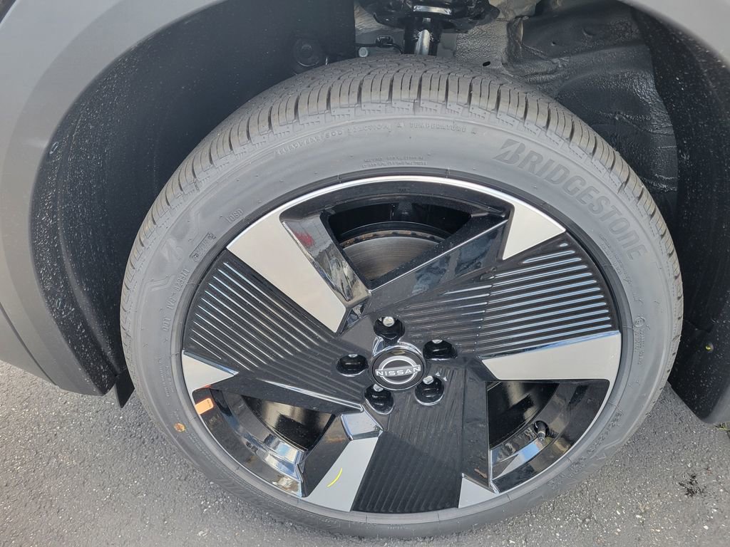 New 2026 Nissan Kicks SR w/ Cold Weather Package AWD/4WD image 12