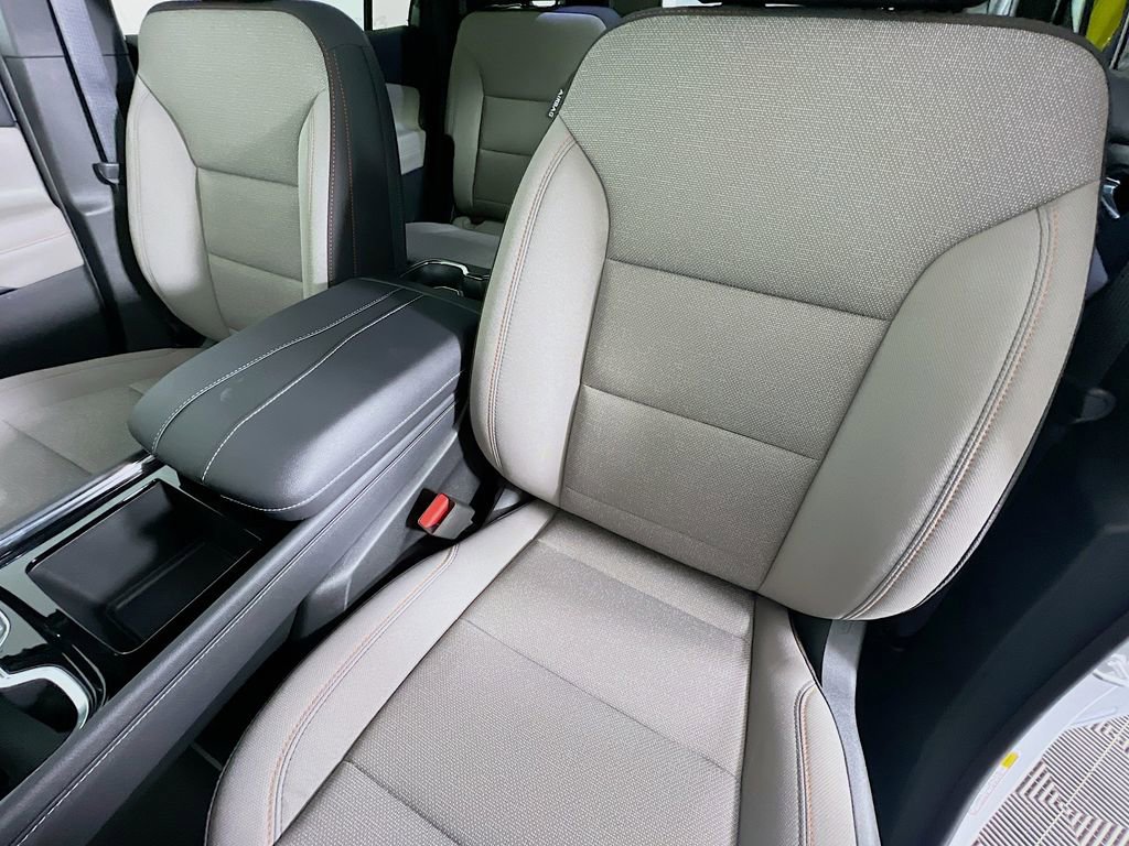 New 2026 Chevrolet Traverse LT w/ LPO, Floor Liner Package image 21