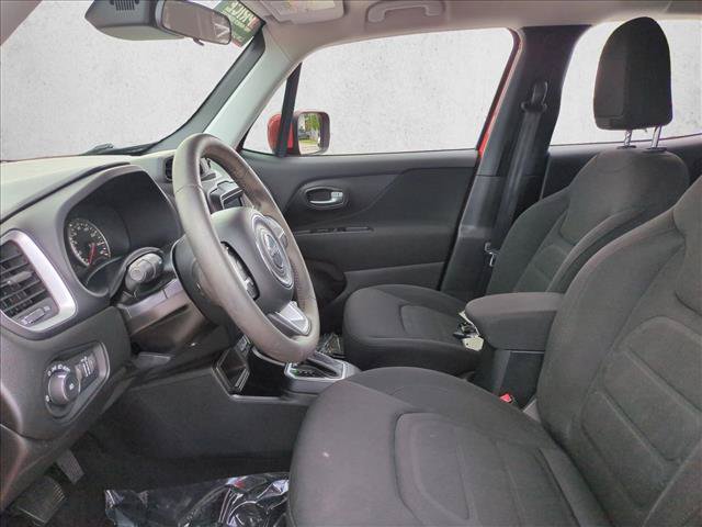 Used 2019 Jeep Renegade Latitude FWD image 15